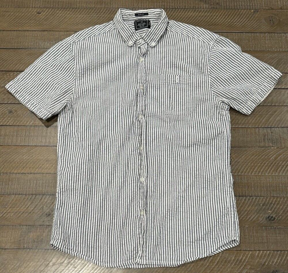 Artistry in Motion - Slim Fit Striped Button Down Short Sleeve Shirt - Menโs M